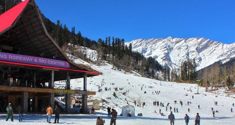 Snow skiing in Manali
